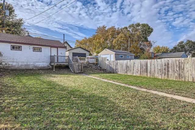 $2,299 | 3715 North Lyndale Avenue, Minneapolis, MN 55412