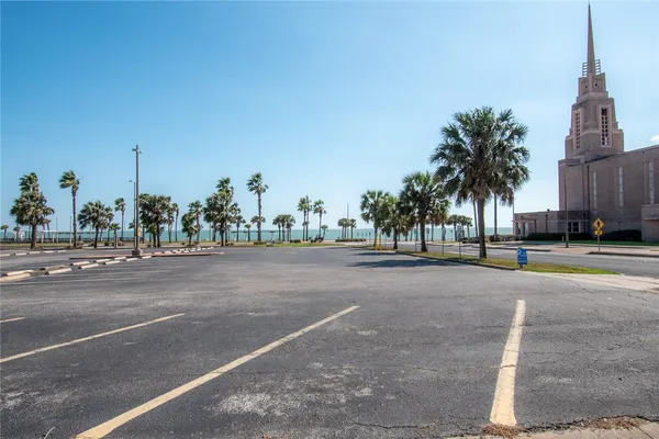 $1,550 | 823 South Water Street, Unit 1A, Corpus Christi, TX 78401