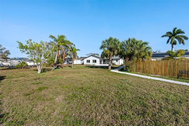 $2,900 | 105 12th Street Southwest, Ruskin, FL 33570