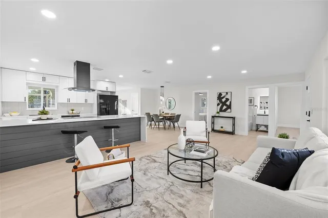 $2,900 | 105 12th Street Southwest, Ruskin, FL 33570