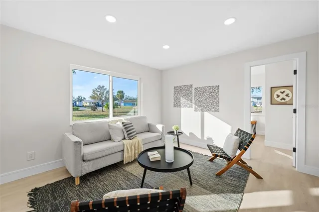 $2,900 | 105 12th Street Southwest, Ruskin, FL 33570