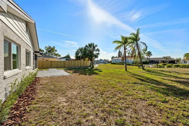 $2,900 | 105 12th Street Southwest, Ruskin, FL 33570