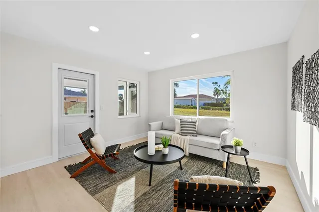 $2,900 | 105 12th Street Southwest, Ruskin, FL 33570