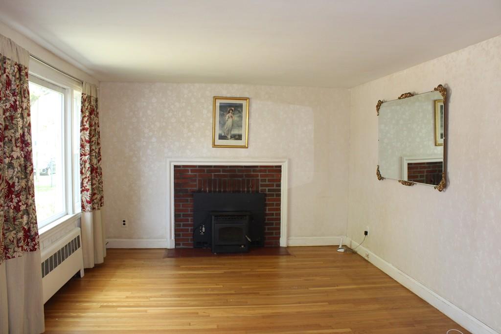 5 Parramatta Road Beverly, MA 01915 - Photo 3 of 28 Gallery Image 3