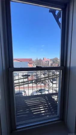 $2,090 | 164-18 43rd Avenue, Unit C2 | Flushing