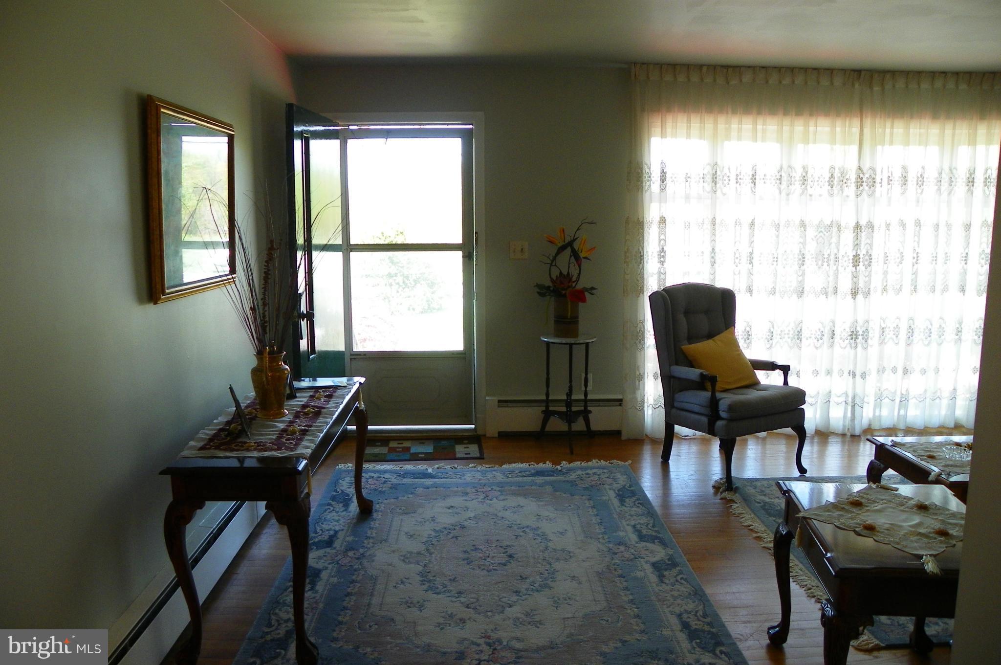 1237 Briggs Chaney Road Silver Spring, MD 20905 - Photo 3 of 20 Living Room