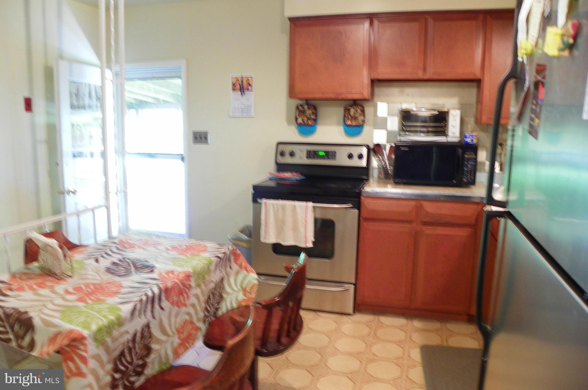 1237 Briggs Chaney Road Silver Spring, MD 20905 - Photo 8 of 20 Kitchen