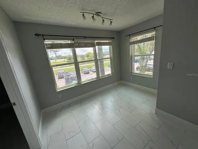 $1,600 | 5725 Gatlin Avenue, Unit 328, Orlando, FL 32822