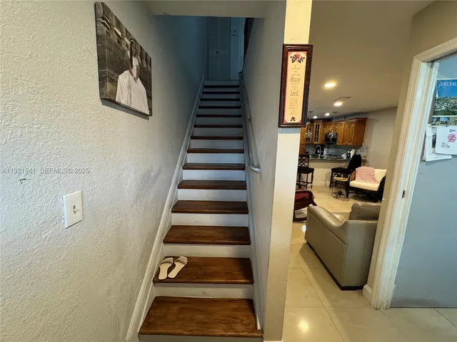 a view of entryway and hall