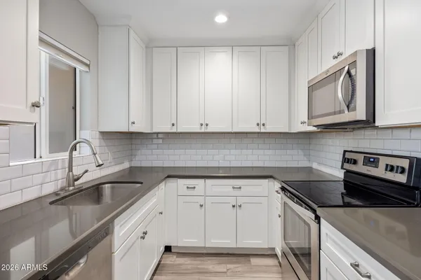 $250,000 | 102 West Maryland Avenue, Unit E1, Phoenix, AZ 85013