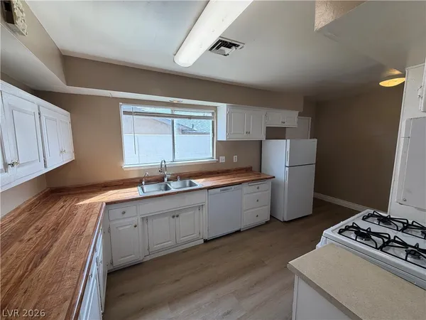 $1,795 | 1804 Kassabian Avenue, Las Vegas, NV 89104
