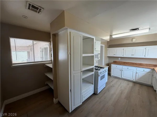$1,795 | 1804 Kassabian Avenue, Las Vegas, NV 89104