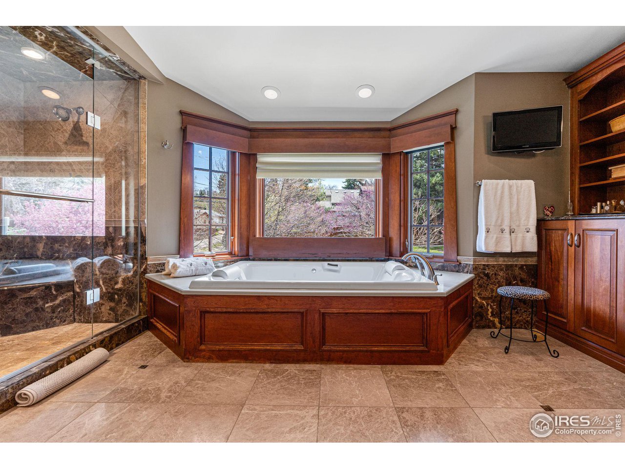800 Grant Place Boulder, CO 80302 - Photo 23 of 40 Restoration and relaxation await with the two-person Jacuzzi tub and luxurious shower
