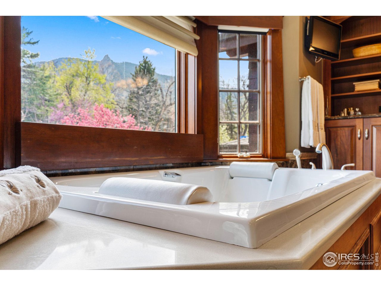 800 Grant Place Boulder, CO 80302 - Photo 24 of 40 Flatirons views from the master bathroom