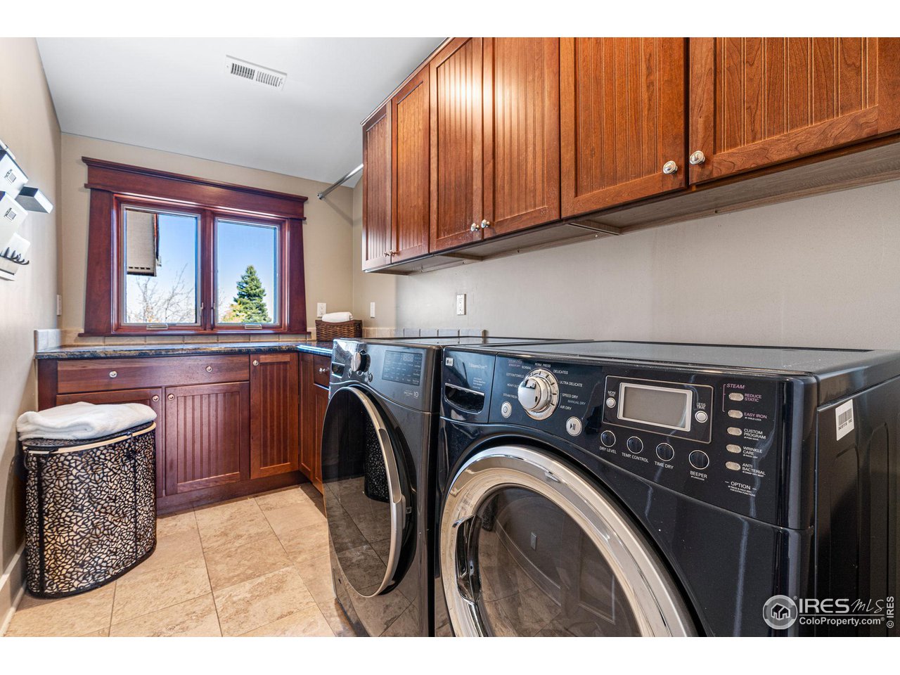 800 Grant Place Boulder, CO 80302 - Photo 28 of 40 Spacious upstairs laundry room