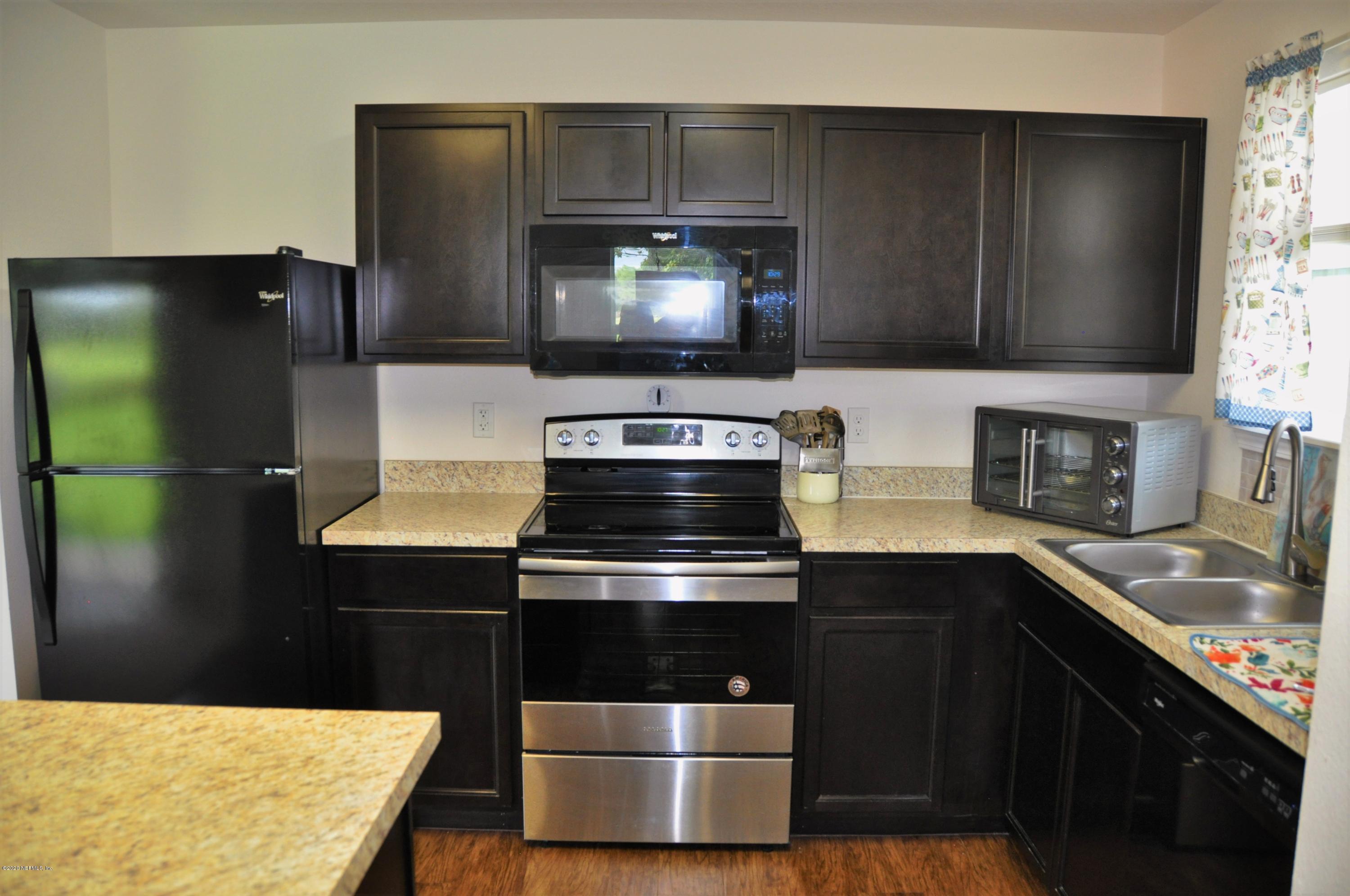 6245 Daylilly Road Macclenny, FL 32063 - Photo 8 of 34 Lots of cabinets