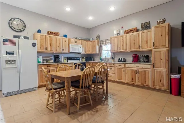 $750,000 | 2480 County Road 317, Ava, MO 65608