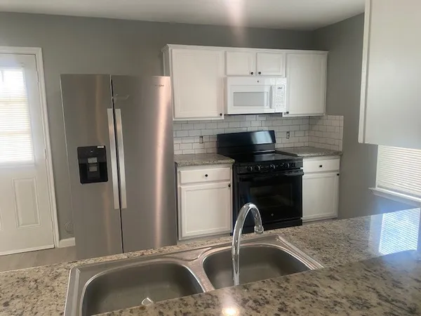 $2,800 | 19110 Yellow Thrush Drive, Cypress, TX 77433