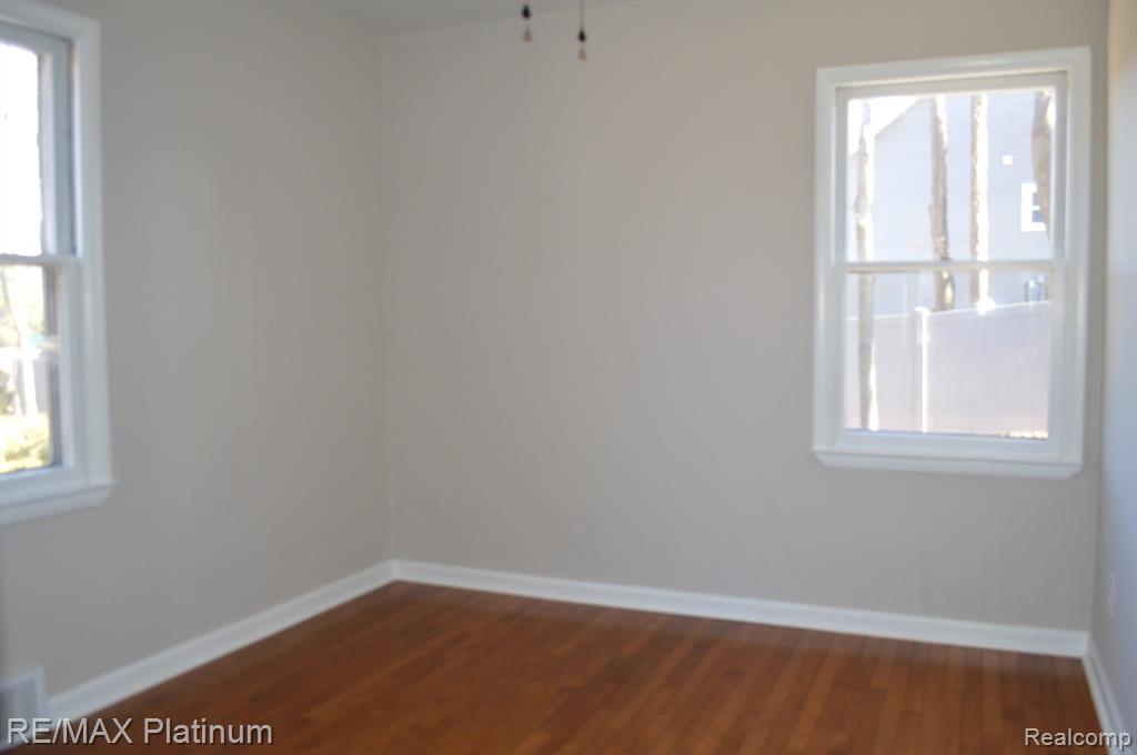 8872 Winans Lake Road Brighton, MI 48116 - Photo 16 of 19 Gallery Image 16
