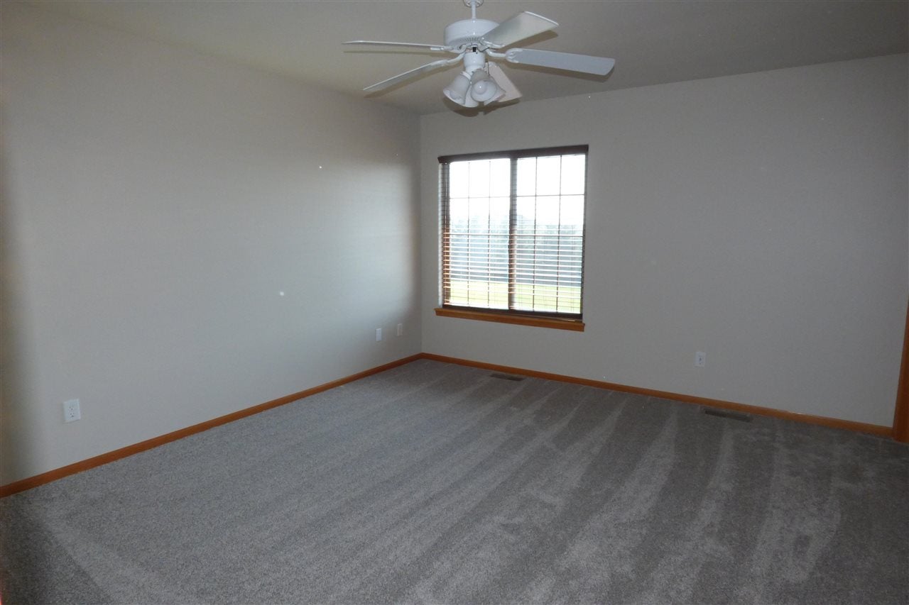 254 Camden Road Iowa City, IA 52245 - Photo 13 of 20 Gallery Image 13