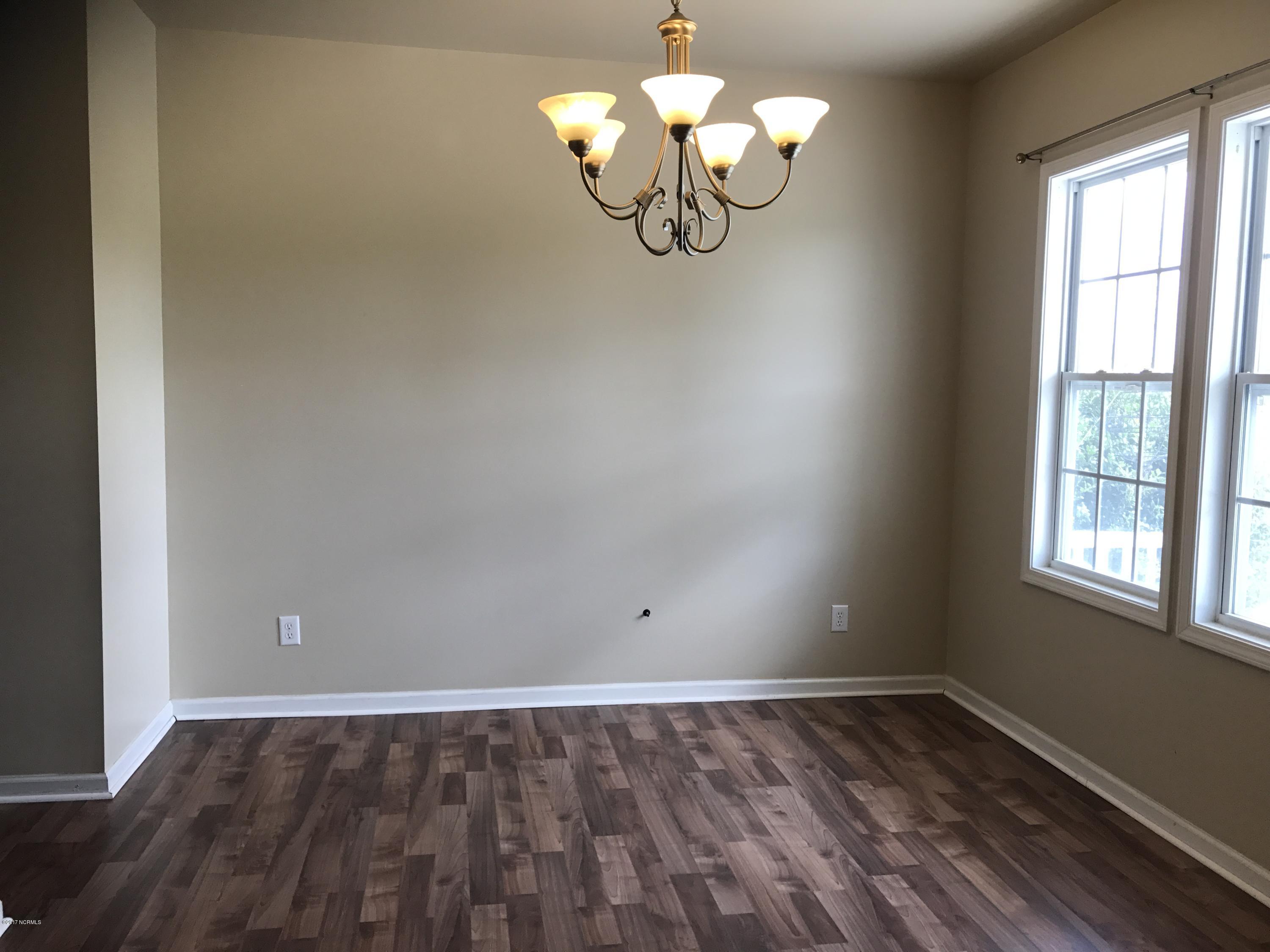 536 Rhodestown Road Jacksonville, NC 28540 - Photo 8 of 32 Dining room