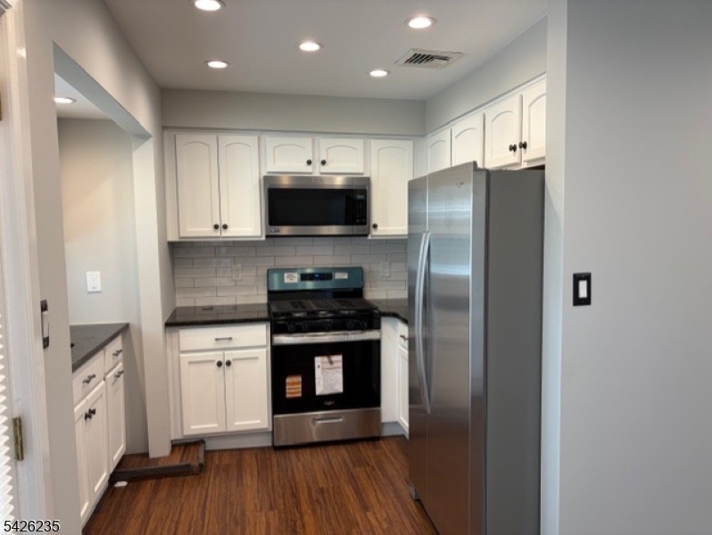 37 Kensington Road Madison, NJ 07940 - Photo 4 of 15