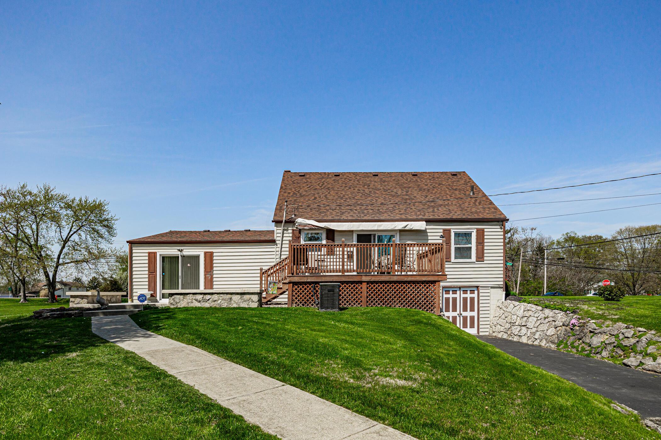 1558 Demorest Road Columbus, OH 43228 - Photo 9 of 44 1558 Demorest Rd 006