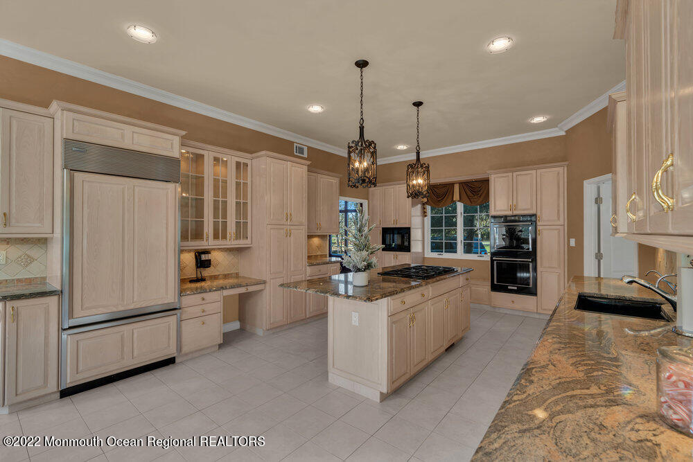6 Shawnee Court Colts Neck, NJ 07722 - Photo 25 of 89 14