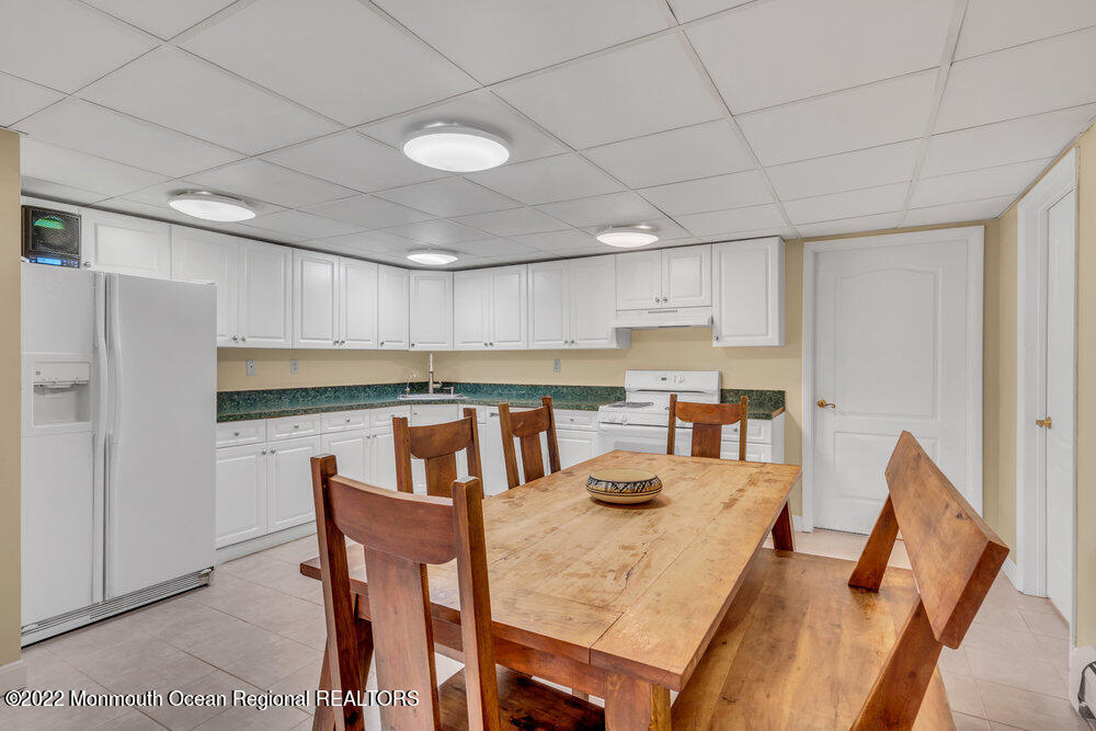 6 Shawnee Court Colts Neck, NJ 07722 - Photo 71 of 89 Basement apartment
