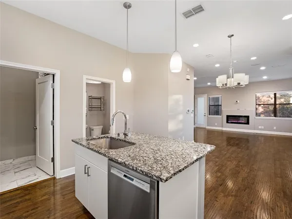 $3,800 | 1801 Annex Avenue, Unit 501, Dallas, TX 75204