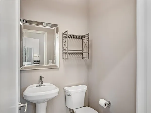 $3,800 | 1801 Annex Avenue, Unit 501, Dallas, TX 75204