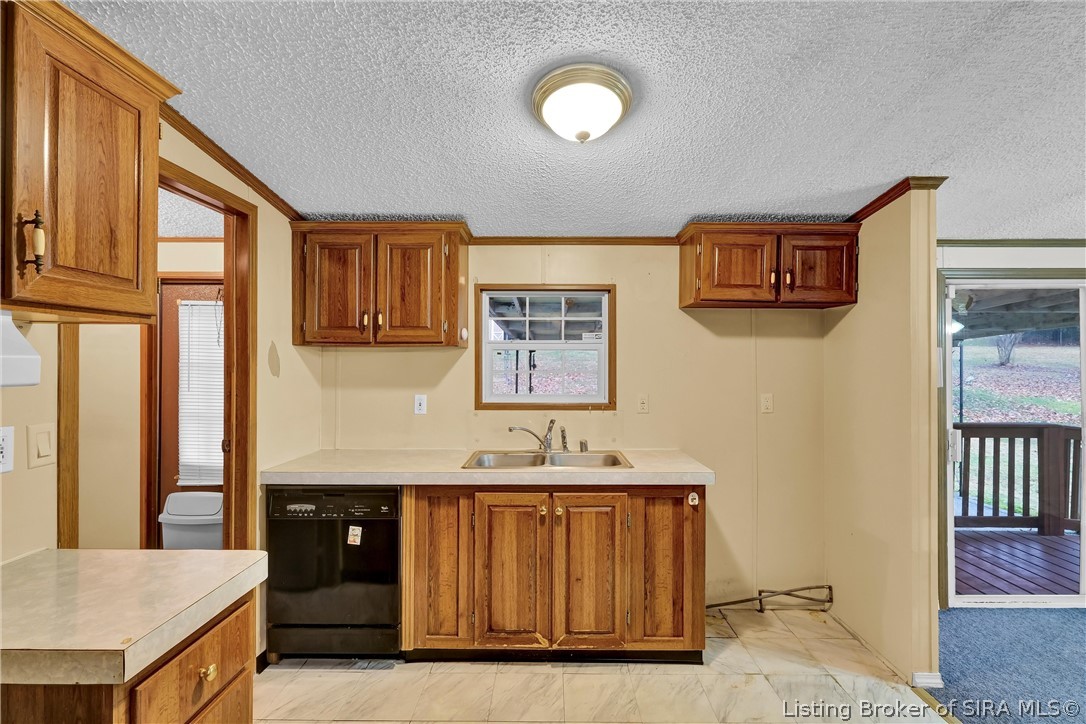 6705 Harrison Trail Northeast Georgetown, IN 47122 - Photo 15 of 42 Kitchen