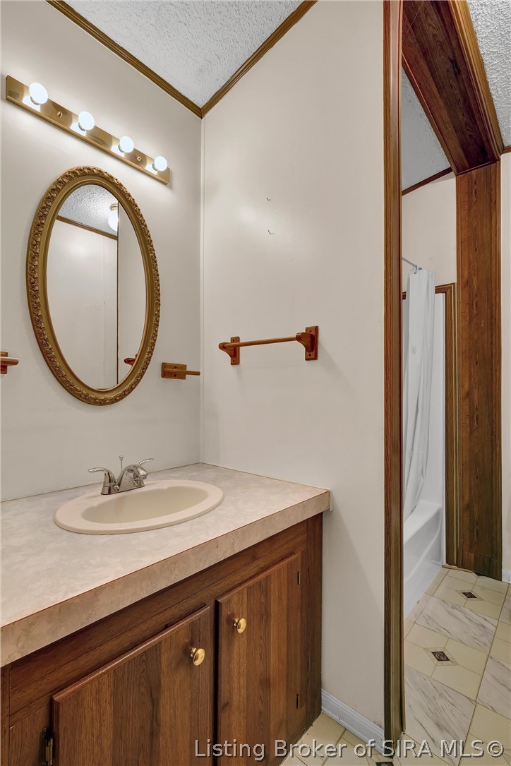 6705 Harrison Trail Northeast Georgetown, IN 47122 - Photo 29 of 42 Full bath