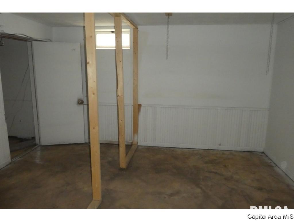 18332 North County Line Road Virden, IL 62690 - Photo 16 of 19