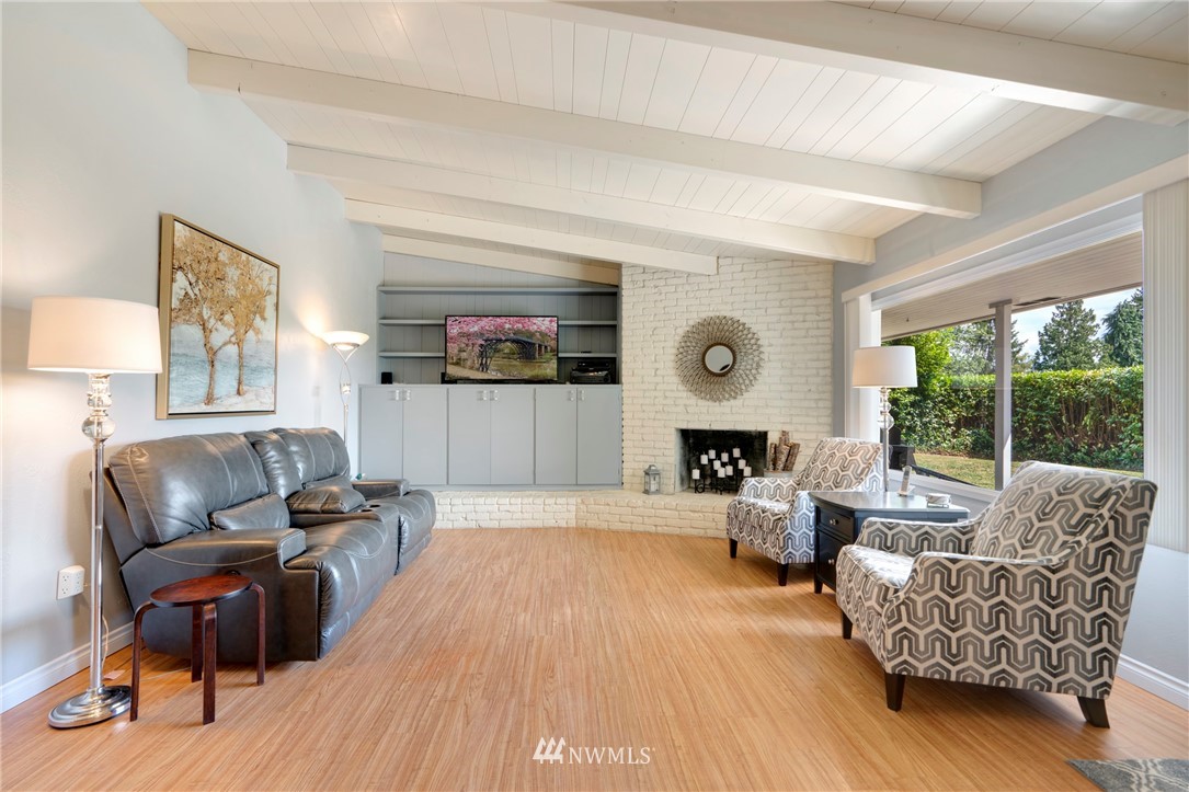 7204 South Langston Road Seattle, WA 98178 - Photo 2 of 11 Gallery Image 2