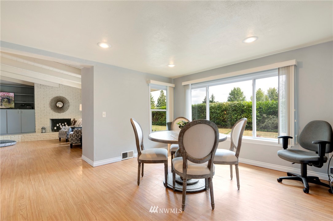 7204 South Langston Road Seattle, WA 98178 - Photo 3 of 11 Gallery Image 3