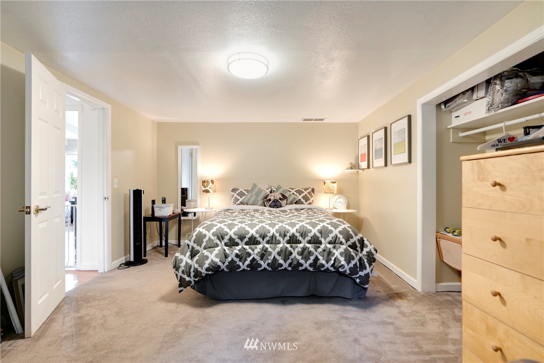 7204 South Langston Road Seattle, WA 98178 - Photo 5 of 11 Gallery Image 5