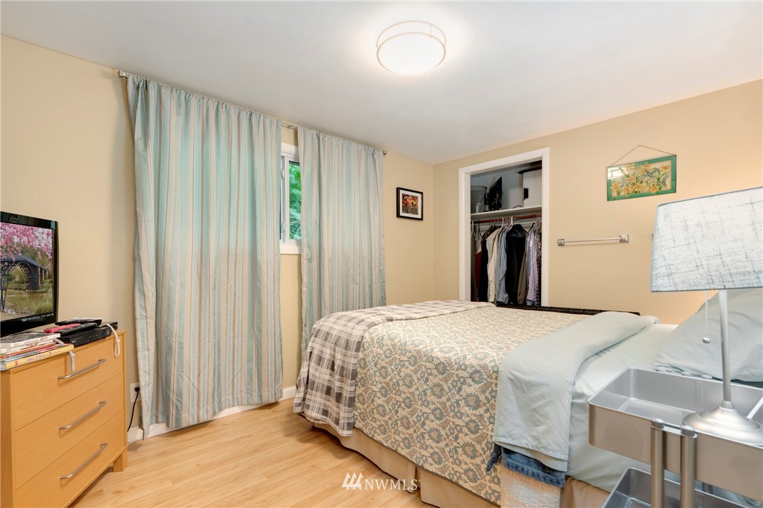7204 South Langston Road Seattle, WA 98178 - Photo 7 of 11 Gallery Image 7