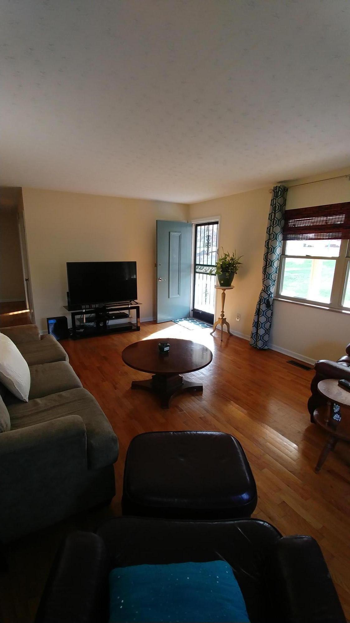 5718 Neubert Springs Road Knoxville, TN 37920 - Photo 5 of 18 livingrm2