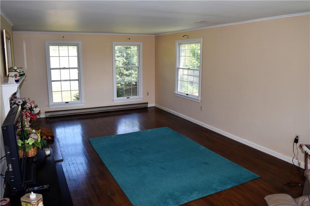 36 Madockawando Road Castine, ME 04421 - Photo 9 of 32 living room