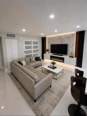 $3,700 | 17021 North Bay Road, Unit 814, Sunny Isles Beach, FL 33160