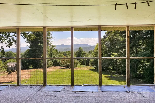 $500,000 | 371 Heatherly Heights Road, Saluda, NC 28773