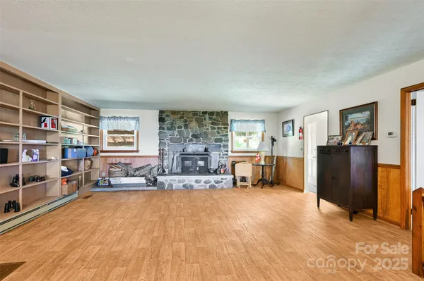 $500,000 | 371 Heatherly Heights Road, Saluda, NC 28773