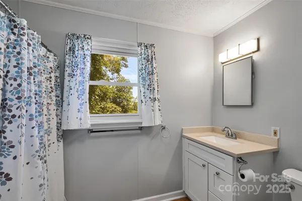 $500,000 | 371 Heatherly Heights Road, Saluda, NC 28773