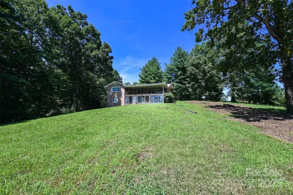 $500,000 | 371 Heatherly Heights Road, Saluda, NC 28773