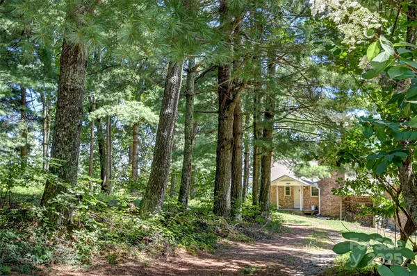 $500,000 | 371 Heatherly Heights Road, Saluda, NC 28773