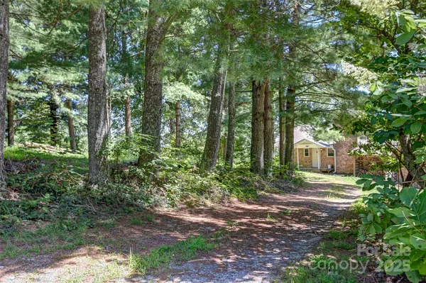 $500,000 | 371 Heatherly Heights Road, Saluda, NC 28773