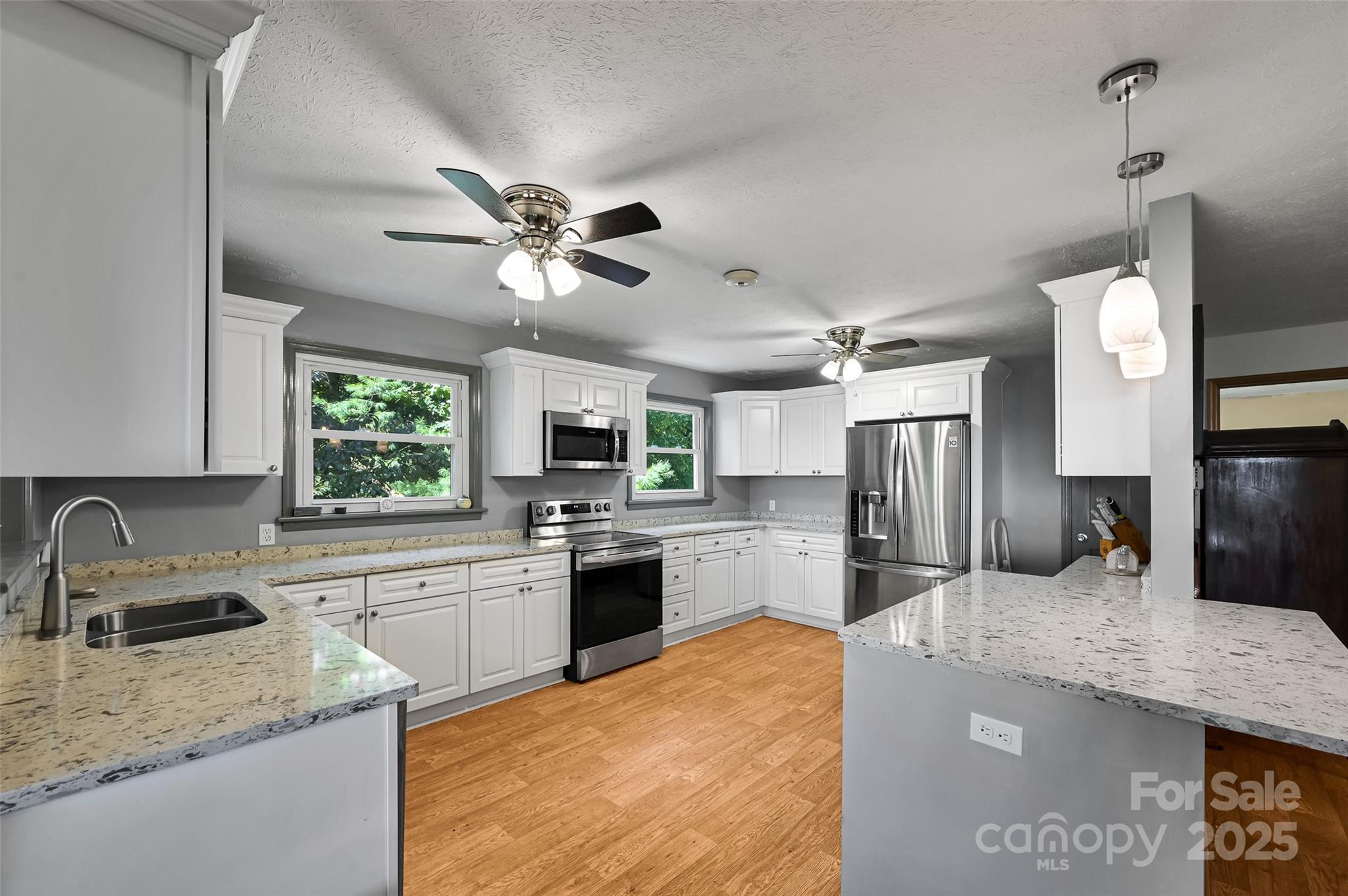 371 Heatherly Heights Road Saluda, NC 28773 - Photo 7 of 41