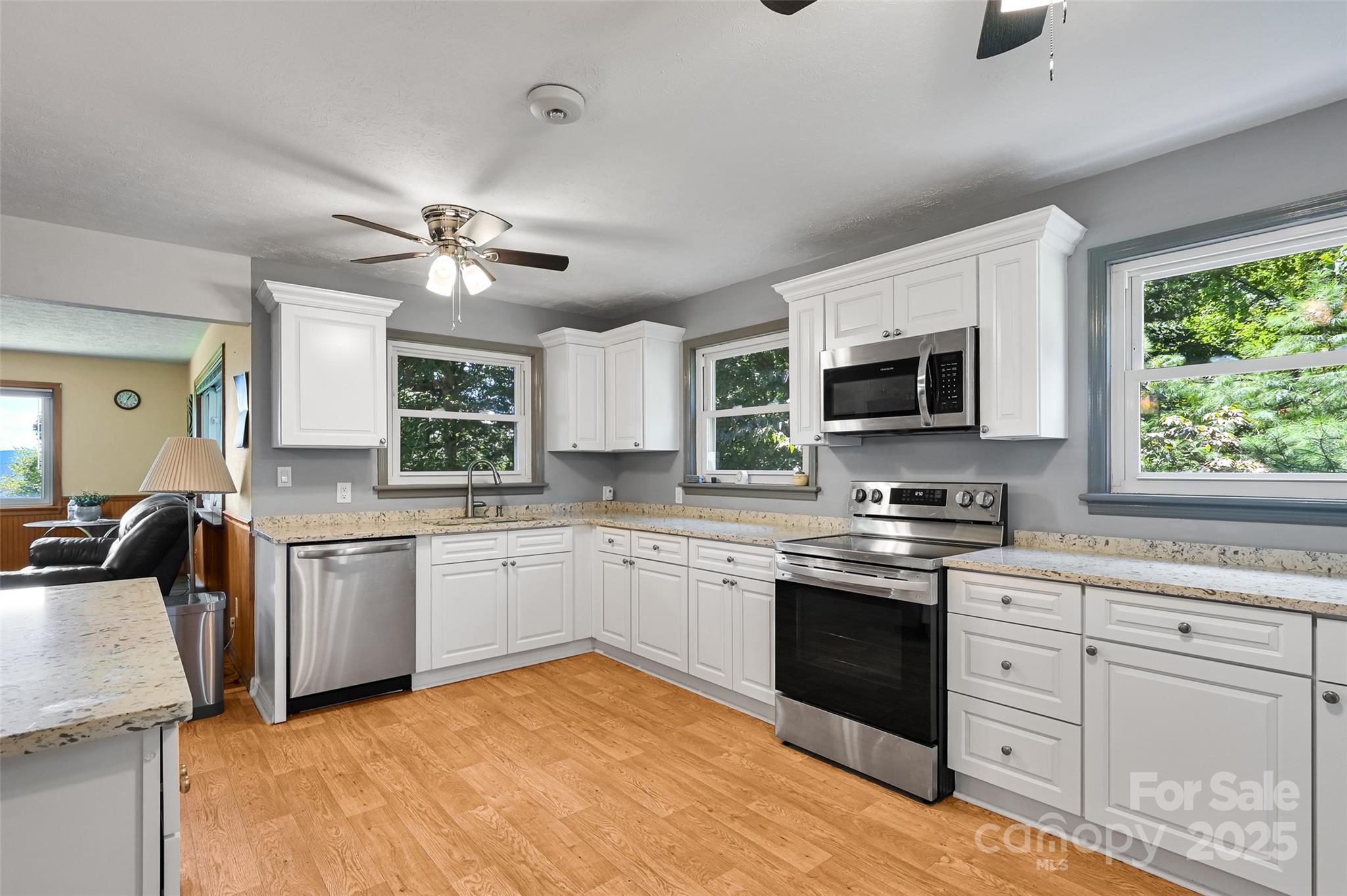 371 Heatherly Heights Road Saluda, NC 28773 - Photo 8 of 41