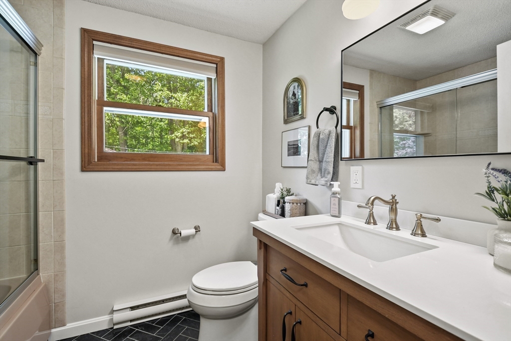 27 Old Spencer Road Charlton, MA 01507 - Photo 8 of 22 Gallery Image 8